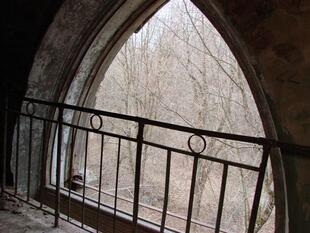 310307 042